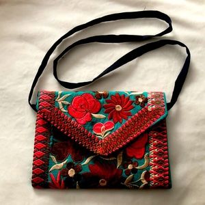 NWOT embroidered bag